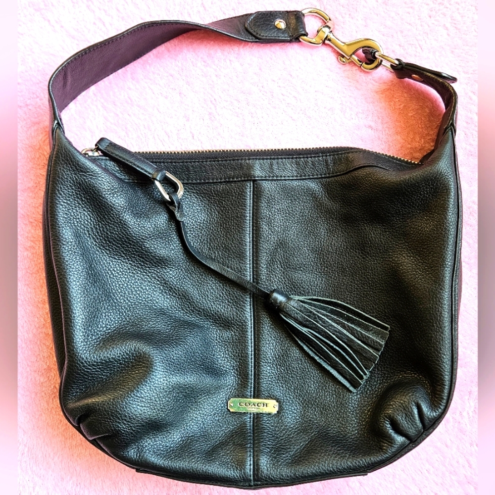 Coach avery black Pebbled Leather hobo purse handbag